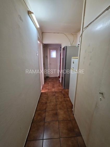 1 Decembrie 1918, Trapezului intersectie Prevederii, 3 minute metrou - 13