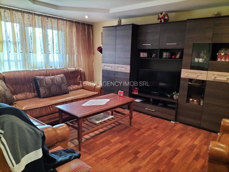 V&acirc;nd / schimb casă P + 1 și 1000 mp teren &icirc;n localitatea St&acirc;lpeni. - 2