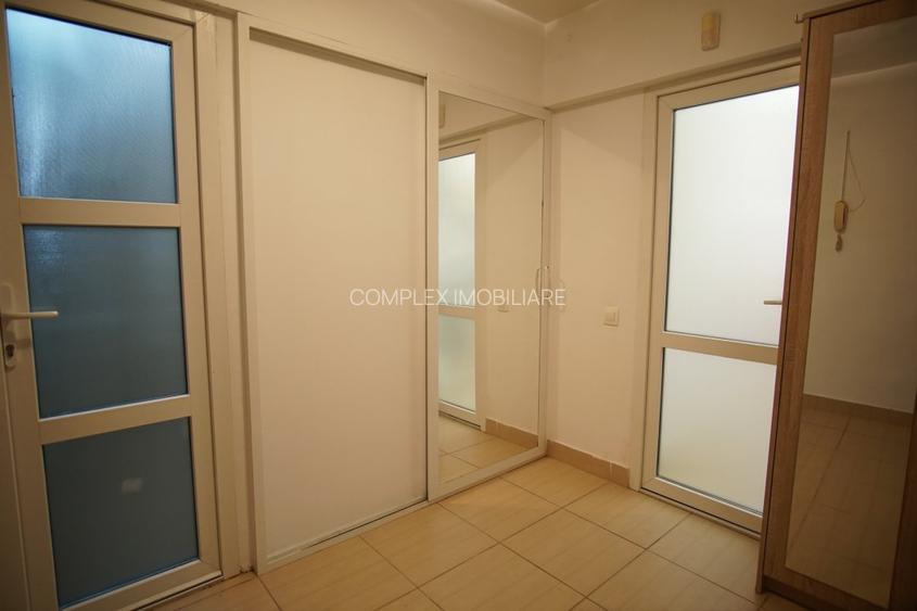 Timpuri Noi Metrou Nerva Traian Garsoniera Moderna Bloc Reabilitat - 12