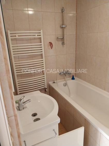 Vanzare casa 3 camere, in curte comuna, - 2