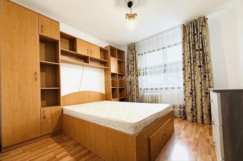 De vanzare Apartament 3 camere Crangasi - 4