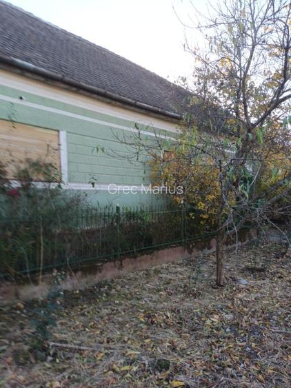 Casa de vanzare cu gradina mare  - 7