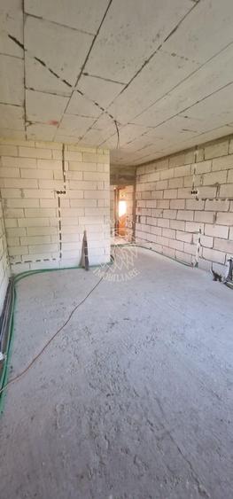 Casa 6 camere 220 mp-teren 973 mp-balcon-garaj-Prundu Bargaului