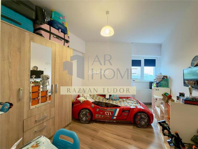 Apartament 4 camere de lux, loc de parcare , Ploiesti , zona 9mai - 5