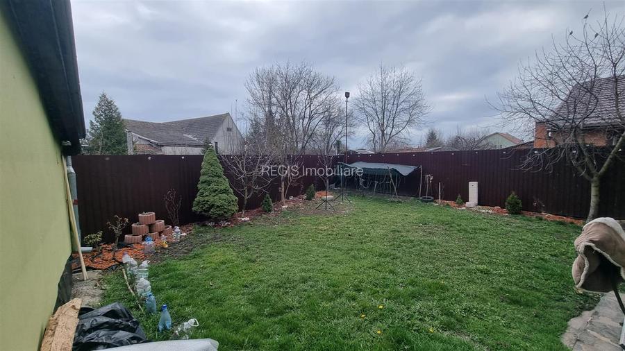 Casa de vanzare moderna cu costuri reduse, panouri solare si spatiu comercial in - 21