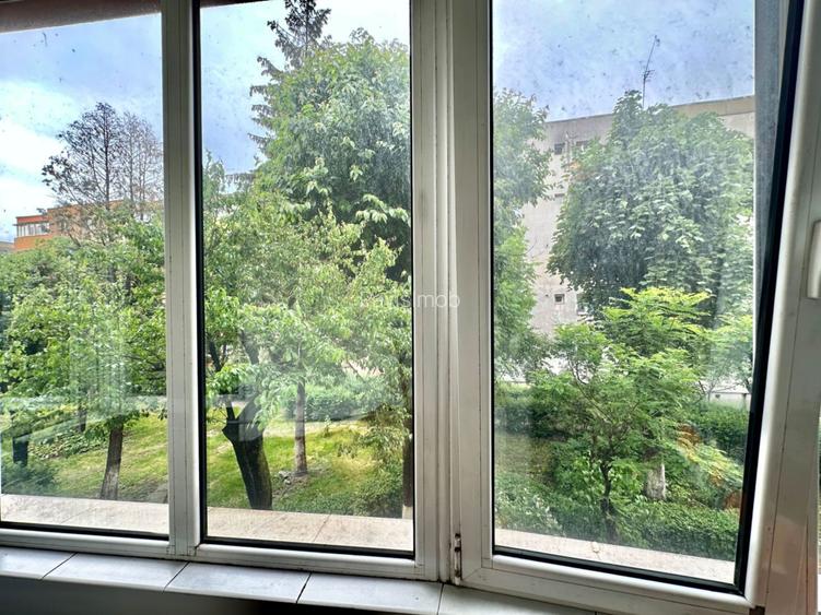 Apartament 3 camere spatios de vanzare în zona - Tractorul - 13