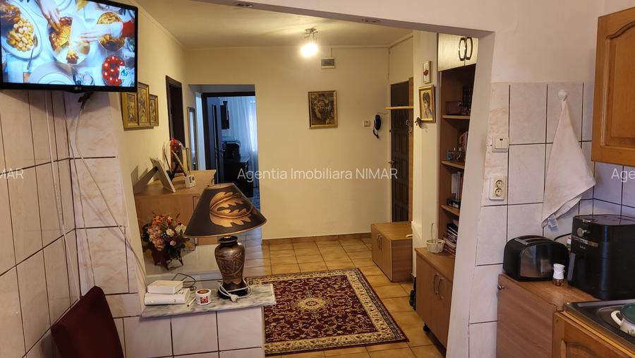 Apartament 3 camere cu balcon inchis, situat la et. 3/3 in Focsani, jud. Vrancea - 4