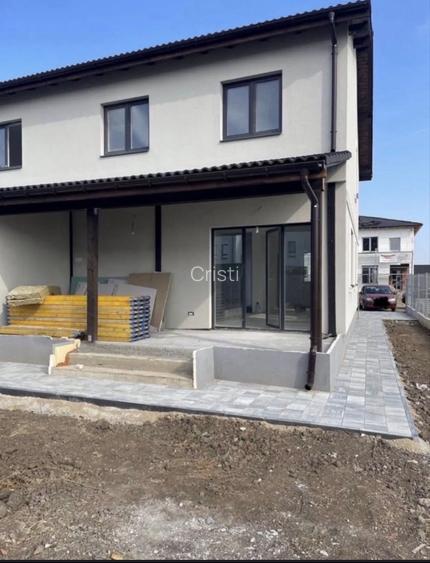 De v&acirc;nzare 1/2 duplex Sacalaz - 2