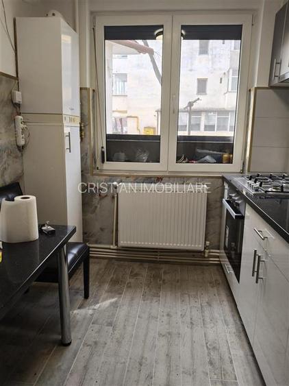 TOTUL NOU, MOBILAT SI UTILAT, parter Independentei - 7