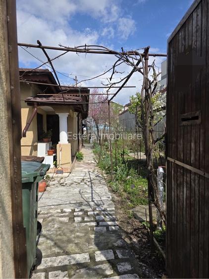 CASĂ DE VÂNZARE CU 4 CAMERE IN ZONA ȘOSEAUA CHITILEI SEC.1 VIZAVI DE MAAL  COLOS - 2