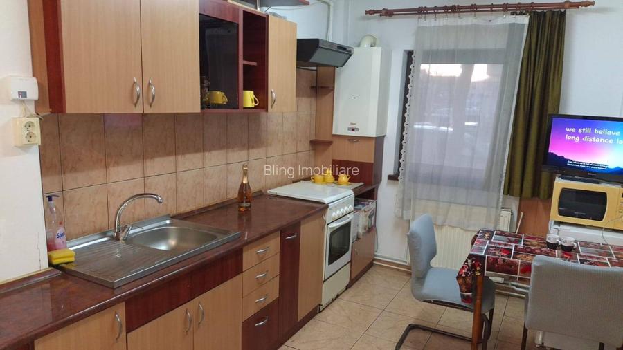 Apartament cu 3 camere, 65 mp, decomandat, zona Aurel Vlaicu - 9