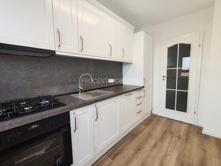 Apartament 2 camere decomandat renovat , zona Centrul Civic - str Toamnei - 19