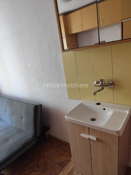 Garsoniera cf.3 cu baie comuna langa Facultatea de Medicina - 3