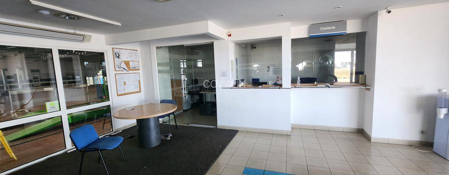 Showroom auto suprafata 6.500 mp, teren 15.000 mp cu deschidere 90 ml la DN 1. - 31