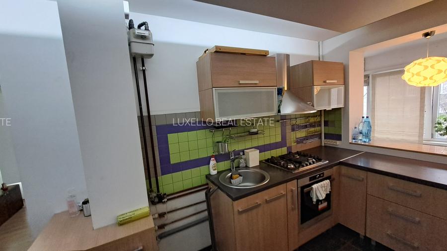 Apartament 3 camere, renovat, poziție retrasă (nu la bulevard) – Metrou 500 m - 35