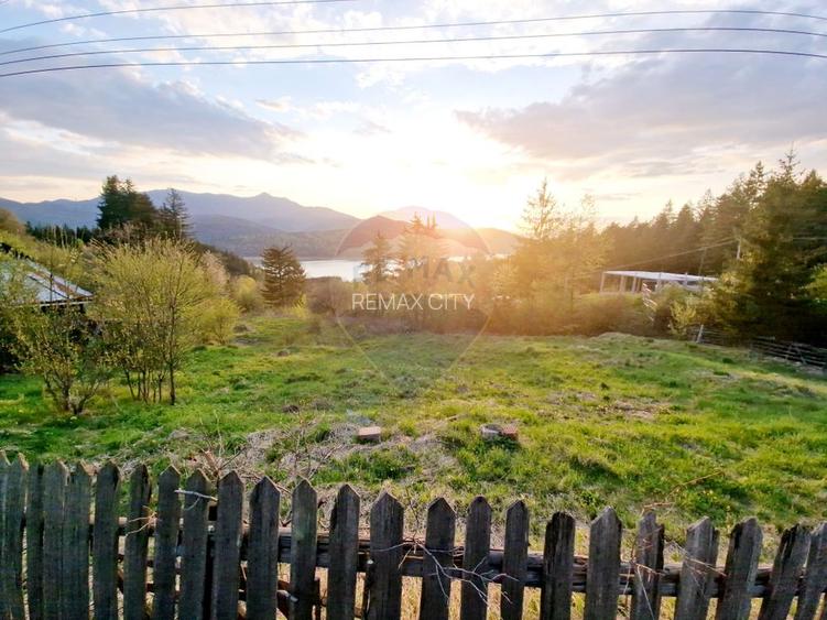 Teren cu vedere la Muntele Ceahlau - 15