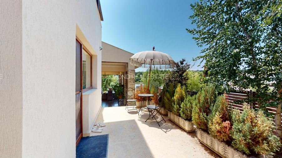 Imobil  de lux pe malul lacului cu ponton, complet mobilat si utilat - 35