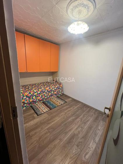 Apartament cu 2 camere, etajul 3/4, zona Podul de Piatra - 3
