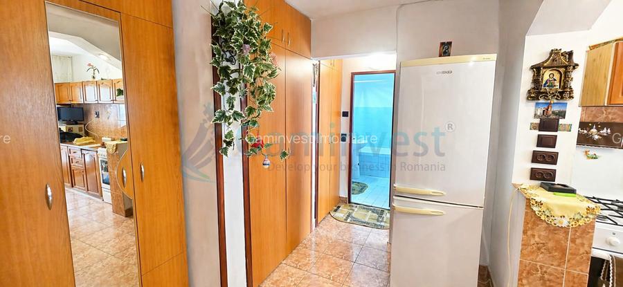 Apartament cu 2 camere de vanzare in Oradea, zona Apostol Andrei - 2