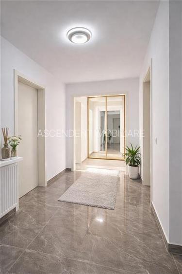 Decomandat, 3 camere, 2 bai, loc de parcare, Casa Nobel, Brasov. - 3