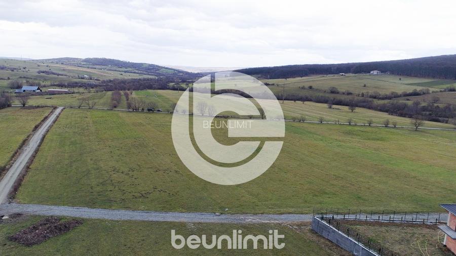 Teren intravilan în Tocile - 39 euro/mp - 4354 m² - 2 fronturi - 6