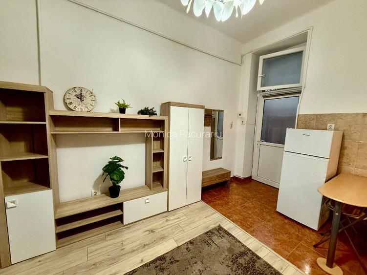 Persoana fizică Închiriez garsonieră in zonă ultracentrala  - 3