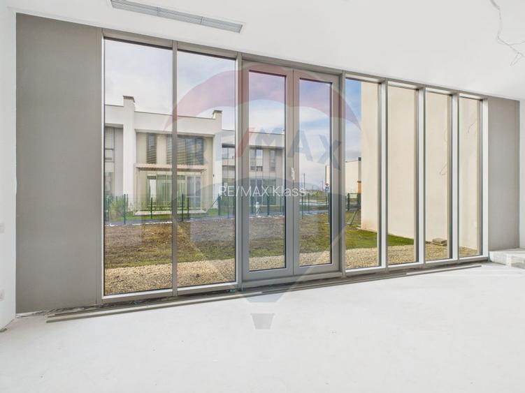 Vila moderna, finisaje premium, 4 camere si curte in Amber Forest - 3