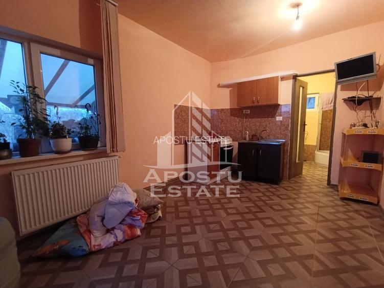 Casa individuala,izolata termic, 5 camere, curte proprie,2 bai, Ronat. - 8