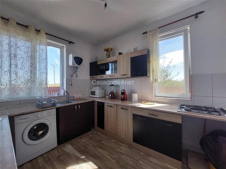 PRET REDUS!!! Casa cu 4 dormitoare in Sofronea - 9