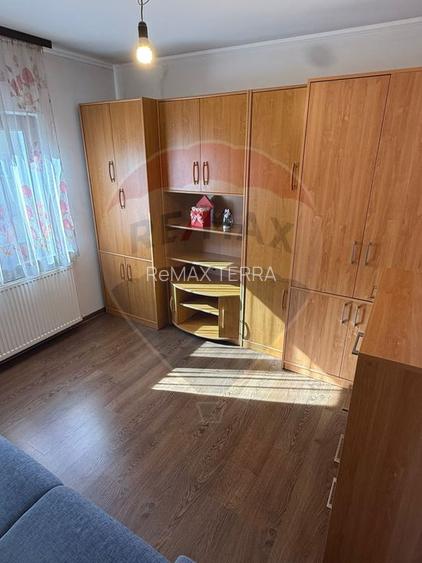 DE INCHIRIAT  APARTAMENT 4 camere zona centrala - 6