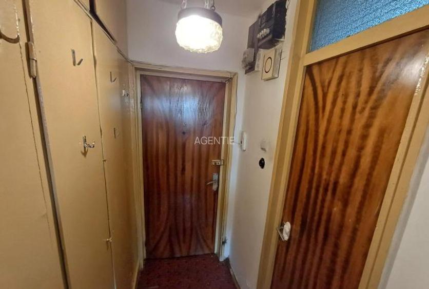 Nicolae Grigorescu-piata Titan-bloc 1980 - 6