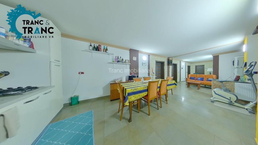 Cladire impunatoare cu 12 camere si 2 spatii, la cheie, in Centru - 8