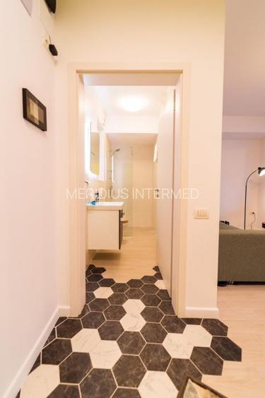 Garsonieră modernă de închiriat – Mamaia, zona Butoaie, vedere frontală la lac - 12