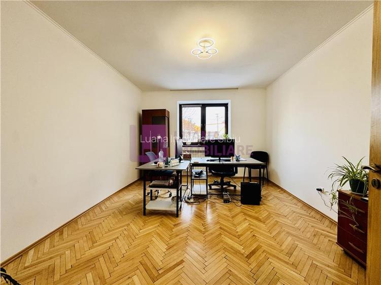 Casa individuala | suprafata utila 360 mp | teren 430 mp | Calea Poplacii - 13