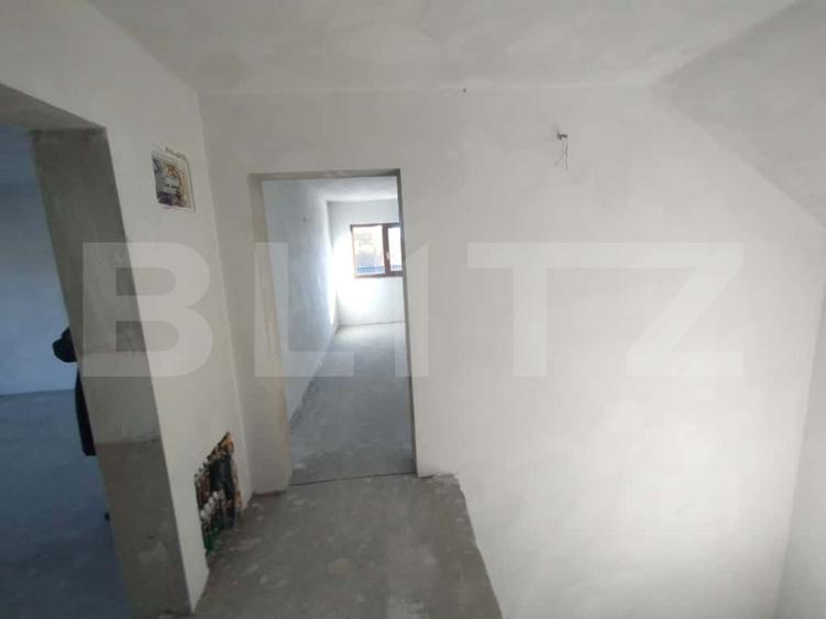 Casa 5 camere,2 nivele,150 mp,1500 mp de teren,zona Dealu Jelnei