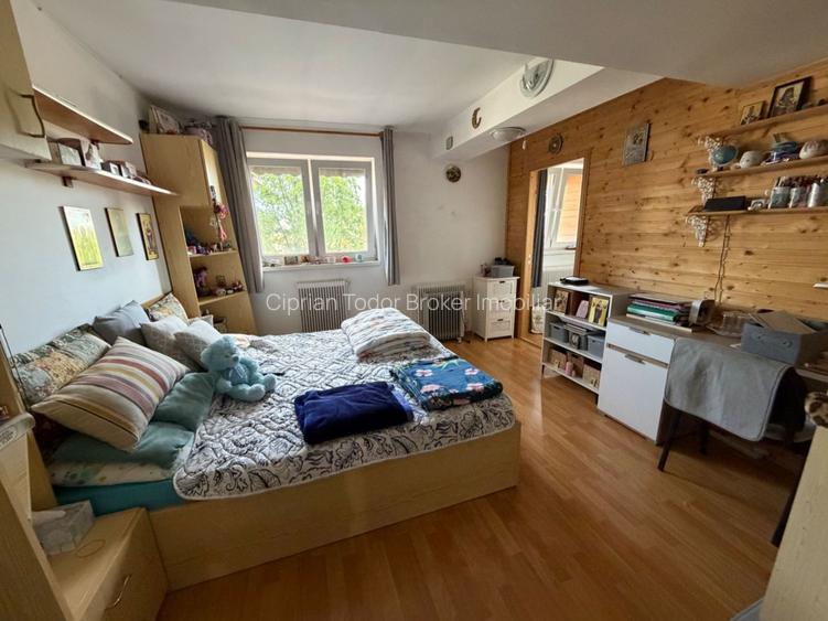 Apartament 4 camere cu scara interioara,  zona Cetate - 3