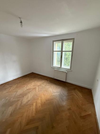 Apartament 3 camere , etaj in vila Central zona Calea Turzii