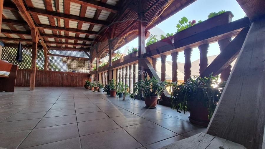 Casă cu 5 camere de vânzare în zona Central comision 0 - 21