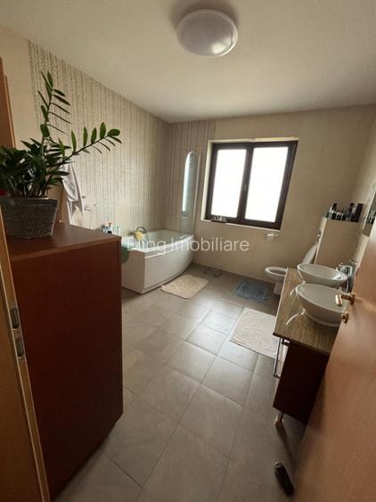 OPORTUNITATE! Casa cu 6 camere,300MP,Teren 1100mp,Finisaje LUX - 15