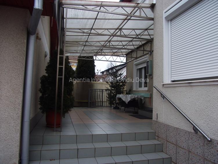 Vand casa in Deva, zona ultracentrala, constructie realizata in anul 2000 - 5