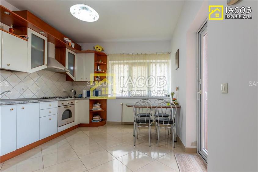 1/2 Duplex  S+D+P+2E, 455 mp in zona centrala a mun. Bacau - 34