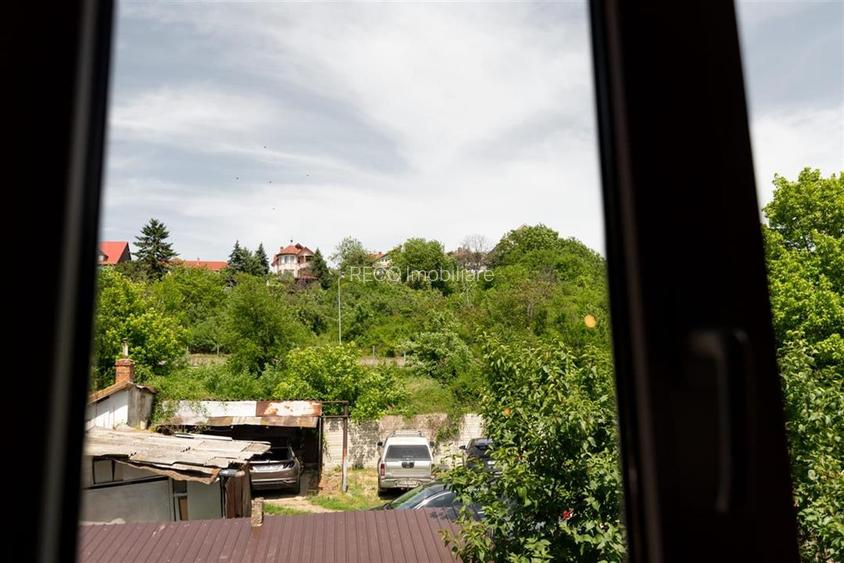 RECO Casa singur in curte, zona Centrala - 31