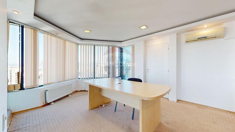 BIROU cu priveliște panoramică – Centru Civic - 8