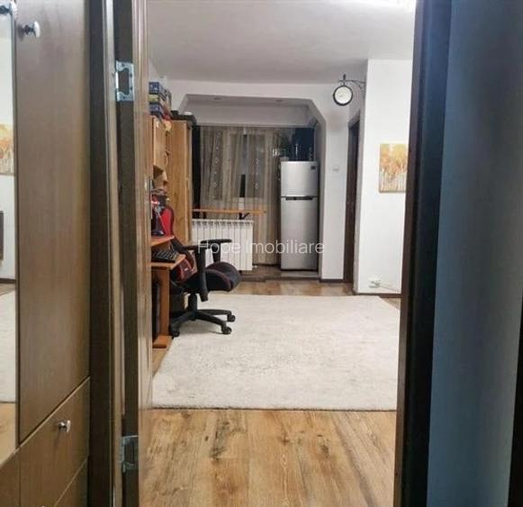 Obor- Masina de paine Garsoniera amenajta - 2