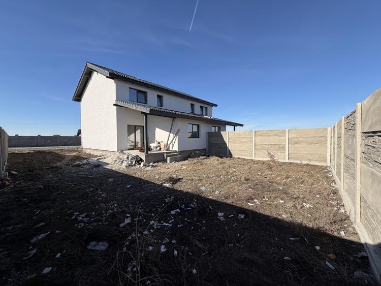 Duplex, 4 camere, 312mp teren, 95mp utili - Sacalaz