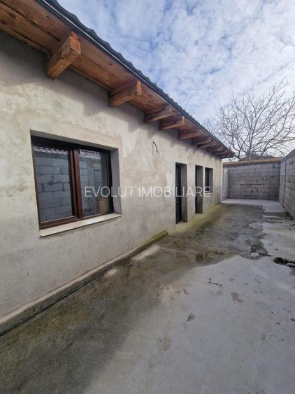 Medeea Casa parter de vanzare 5 camere - 6