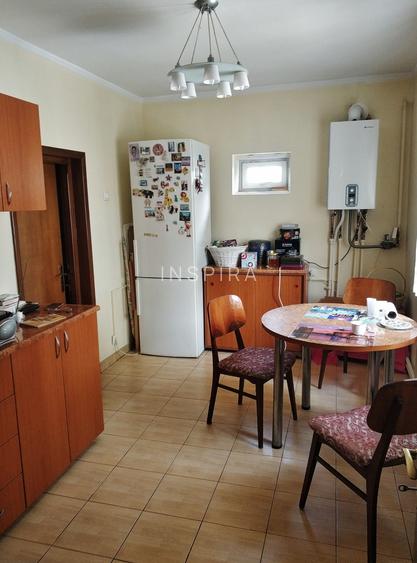 Km 4-5 - Casa renovata, situata in centrul cartierului - 6