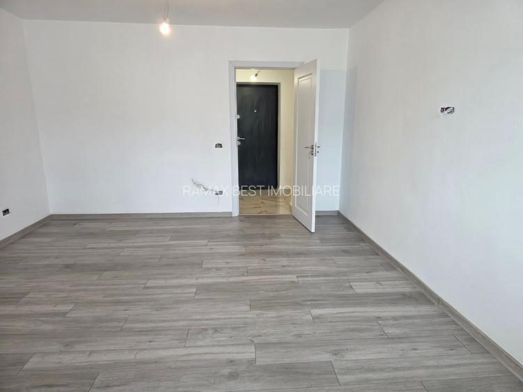 Nicolae Grigorescu, 10 minute metrou, la parcul Titanii, Prisaca Dornei, - 11