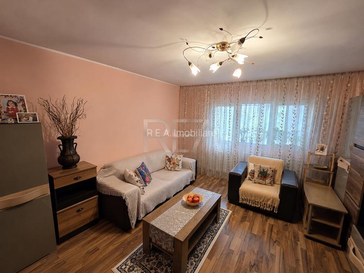 2 camere Vitan, centrală, parcare, et. 3, an 1985, 52 mp - 2