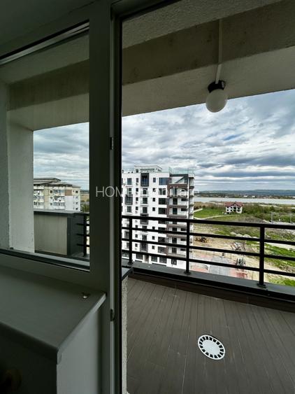 Penthouse Exclusiv cu Terasă Panoramică și Vedere la Lac - 8